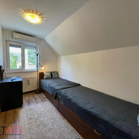Steg64 - - Hostaid Semesterbostad Ráckeve