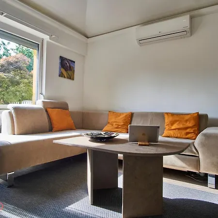 Stég64 - - Hostaid Casa de Férias Ráckeve